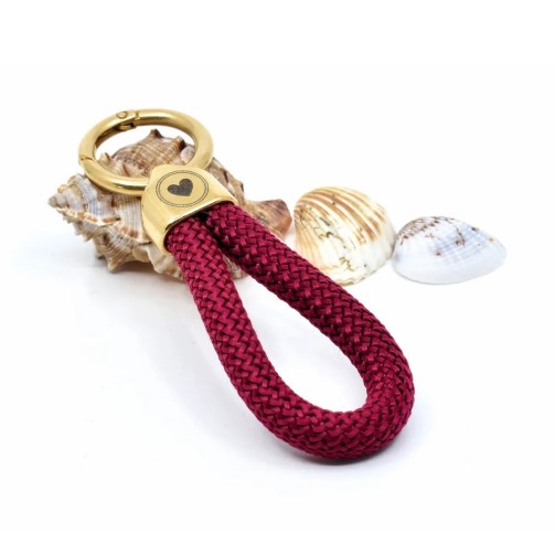 Elegant nautical-style keyrings – Discover them on Gecodart