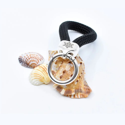 Schwarz – Maritimer Schlüsselanhänger in Silber