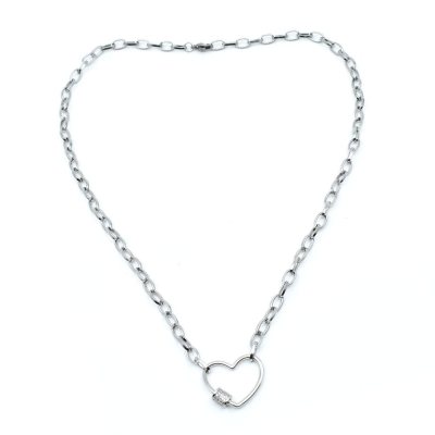 Halskette mit Maschenkette und silbernem Herzverschluss